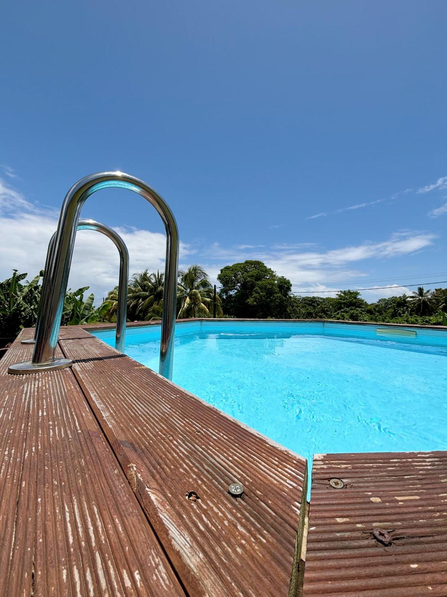 Bung'Hello Village, Piscine Et Parking Gratuit Trois-Rivières Exterior foto